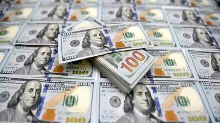 جدیدترین قیمت دلار و یورو شنبه ۹ فروردین ۱۴۰۴/قیمت دلار و یورو در ۹ فروردین با تغییرات جدیدی در بازار آزاد حضور دارند