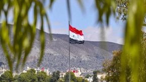 حملات گسترده رژیم صهیونیستی به حمص، درعا و السویداء سوریه