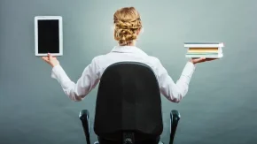 ترجیح دادن کتاب‌ ها به مهمانی و جمع‌ ها نشانه‌ ای ظریف از ۷ ویژگی شخصیتی خاص است / اگر مطالعه کتاب رو به مهمانی رفتن ترجیح میدی، حتما این 7 ویژگی رو داری که ازش بی خبری