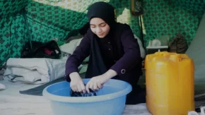 ۱۶ عبارتی که روانشناسان از پدر و مادرها و پدربزرگ‌ ها و مادربزرگ‌ ها می‌خواهند دیگر به دختر اول نگویند / شما هم با این موضوعمواجه بوده اید؟