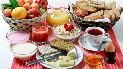 این خوراکی‌ها برای صبحانه کودکان ممنوع است! / لیست خطرناک‌ترین صبحانه‌ها برای بچه‌ها / والدین بخوانند؛ این مواد غذایی را هرگز به کودک‌تان ندهید!