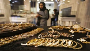 طلا روی موج دلار!/ برای خرید طلا و سکه صبر کنید