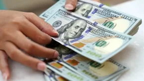 دلار و یورو امروز چند؟ تازه‌ترین نرخ‌ها ۲۴ بهمن ۱۴۰۴ / قیمت لحظه‌ای دلار و یورو امروز جمعه منتشر شد