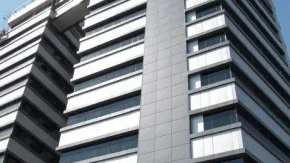 دوبلور مشهور ایران بستری شد؛ خبری که قلب‌ها را لرزاند! چرا باید بدانیم دوبلور مشهور ایران بستری شد و حالش چطور است؟