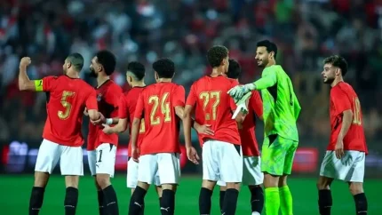اخبار فوری دیدار ایران مصر در جام جهانی ۲۰۲۶ | ترکیب اصلی فراعنه برای نبرد با یوزها اعلام شد؛ محمد صلاح در قلب خط حمله، عمر مرموش روی نیمکت / مصطفی شوبیر درون دروازه، تغییرات در دفاع و حمله به دستور حسام حسن