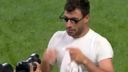 عکس عینک جنجالی شجاع خلیل‌زاده همه را کنجکاو کرد؛ قیمت این عینک لوکس چقدر است؟ / برند عینک شجاع خلیل‌زاده چیست؟ / جزئیاتی که حسابی خبرساز شد + عکس