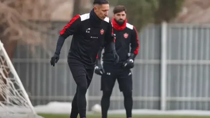 پرسپولیس در آستانه تکمیل کادرفنی | امیلیو آلوارز، مربی دروازهبانهای پرسپولیس با سابقه منچستریونایتد به تمرینات اضافه شد / بازگشت به تهران پس از پایان بحران؛ اوسمار و لوسادا در راه + جزئیات