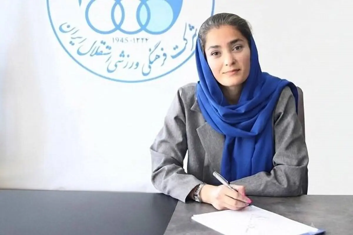 استقلال زنان با سرمربی جدید به لیگ برتر می‌آید؛ آبی‌پوشان برای یک شروع متفاوت آماده می‌شوند / تغییر بزرگ در استقلال زنان؛ سرمربی جدید سکان هدایت تیم را در لیگ برتر به دست گرفت / استقلال زنان با چهره‌ای تازه روی نیمکت؛ پروژه جدید آبی‌ها برای درخشش در لیگ برتر کلید خورد
