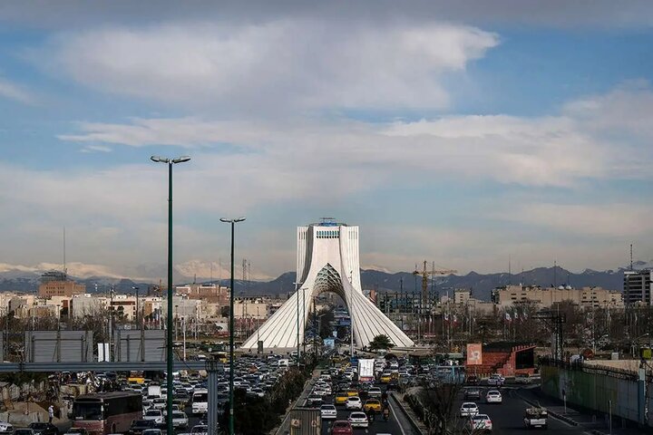 آماده‌باش کامل تهران برای تشییع رهبر شهید | استاندار تهران: همه دستگاه‌ها در آماده‌ باش کامل هستند / ۴۰۰۰ اتوبوس و ۵۰۰۰ ون برای جابجایی زائران؛ ۳۰۰۰ مسیر نماز جماعت در نظر گرفته شده / برقراری ۲۵۰۰ تخت بیمارستانی و ۱۰۰۰ تخت آی‌ سی‌ یو + جزئیات