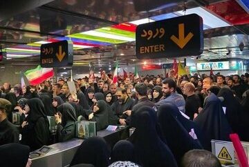 ایمنی در مترو و مدیریت ازدحام ۱۵ تیر ۱۴۰۵ | هنگام ازدحام جمعیت در مترو چه کنیم؟ / پشت خط زرد بایستید، از راست حرکت کنید و جلوی درها نایستید؛ در صورت بدحالی مسافر، از تجمع دور او خودداری کنید