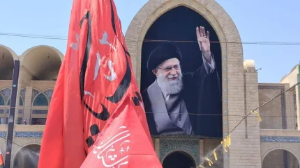 قلب رسانه ای مراسم تشییع در موکب همراه اول | ساختمان ۵ طبقه در خیابان آزادی نبش آذربایجان / فضای کار اشتراکی، مرکز تدوین، سکوی پوشش زنده و سالن نشست خبری برای اصحاب رسانه