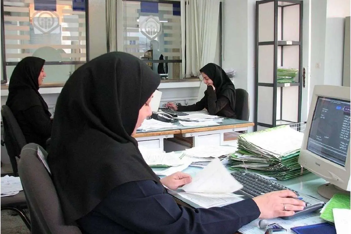 خبر فوری برای کارمندان؛ ساعت کاری ادارات این استان فردا تغییر می‌کند، اطلاعیه رسمی را بخوانید / تغییر ناگهانی ساعت کاری ادارات این استان؛ برنامه جدید فعالیت دستگاه‌های اجرایی و بانک‌ها برای فردا اعلام شد
