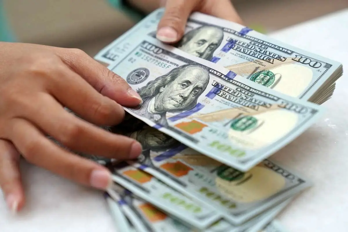 قیمت دلار امروز چهارشنبه ۱۰ تیر ۱۴۰۵؛ اعلام نرخ رسمی بانک مرکزی + بازار آزاد