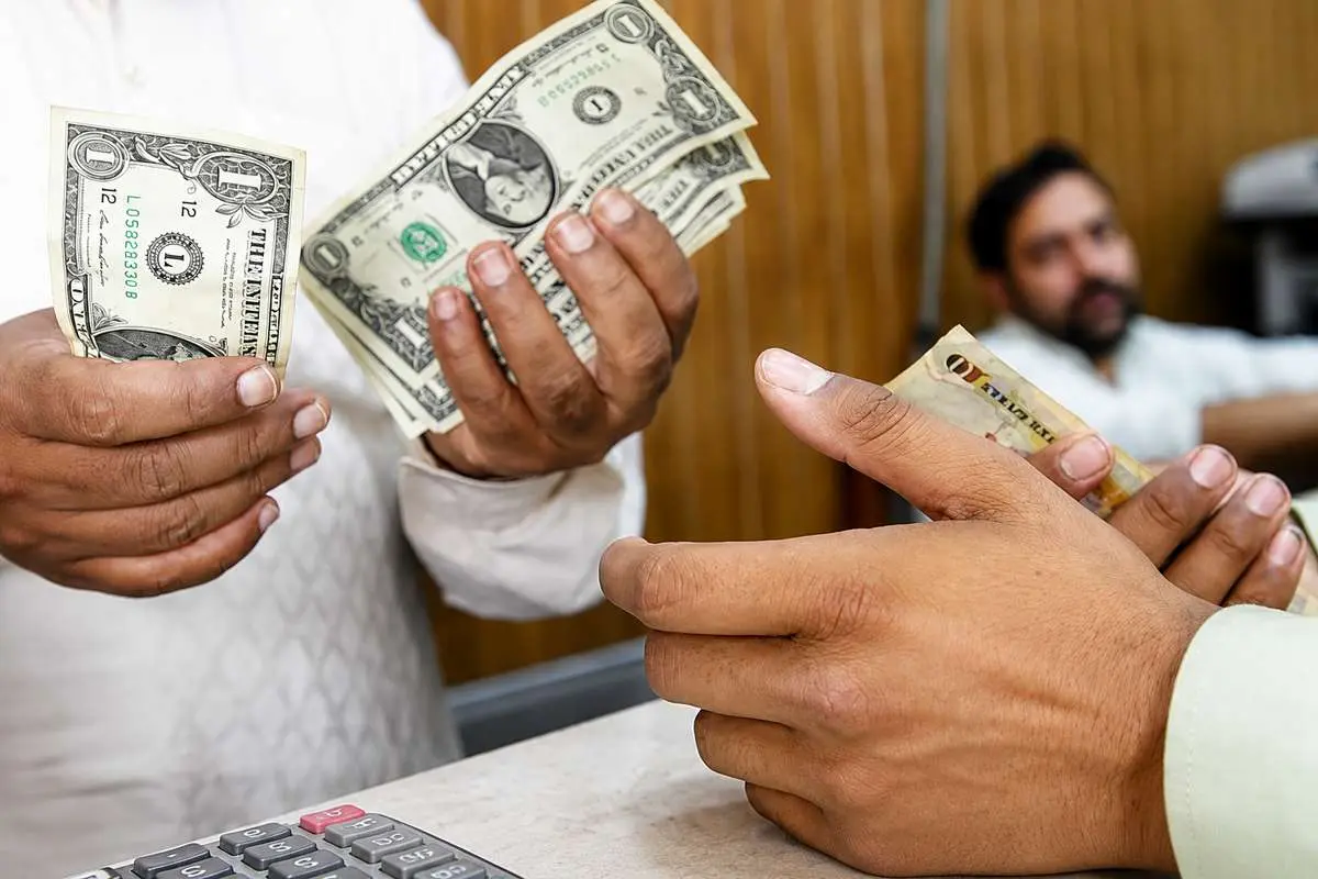قیمت دلار امروز چهارشنبه ۷ مرداد ۱۴۰۵؛ آخرین نرخ دلار در بازار آزاد و مرکز مبادله / قیمت دلار امروز ۷ مرداد ۱۴۰۵؛ دلار وارد کانال ۱۹۰ هزار تومان شد؟ / جدیدترین قیمت دلار امروز چهارشنبه ۷ مرداد ۱۴۰۵؛ جدول نرخ دلار، یورو و ارزهای مهم