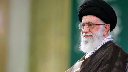 مراسم تشییع رهبر شهید و اقامه نماز بر پیکر مطهر | اقامه نماز توسط یکی از مراجع تقلید؛ نام آیت الله سبحانی در صدر گمانه زنی ها / پورجمشیدیان: تدبیر رهبر جدید و بیت معظم بر عهده گرفته است + جزئیات مراسم در تهران، قم و مشهد