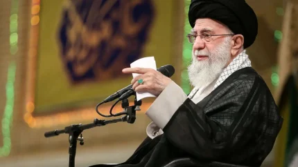مراسم وداع و تشییع رهبر شهید ۱۳ تا ۱۸ تیر ۱۴۰۵ | توزیع کارت‌های شناسایی ویژه زائران در نقاط پرازدحام / همراه داشتن اطلاعات هویتی و پزشکی برای تسریع خدمات امدادی + جزئیات محل‌های توزیع و توصیه‌های ایمنی