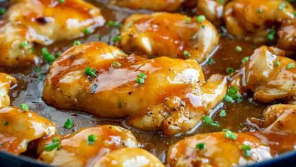آشپزی و طعم‌ های جدید | طرز تهیه مرغ زردآلویی با طعمی جدید و خاص؛ ترکیب شیرینی زردآلو با ادویه‌های مجلسی / یک غذای مجلسی و خاص با سس زردآلو؛ طرز تهیه مرغ زردآلویی مرحله‌ به‌ مرحله برای یک شام شیک