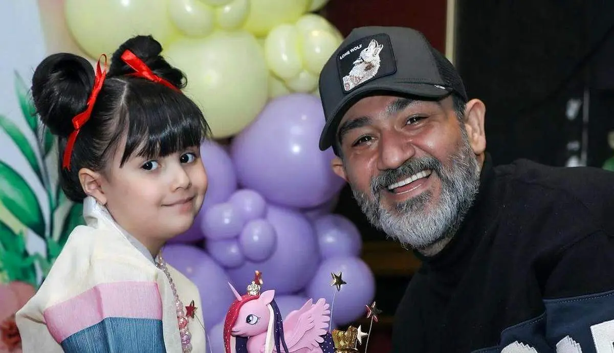 هنر و سریال نمایش خانگی ۱۲ تیر ۱۴۰۵ | قاب متفاوت از دختر مهران غفوریان و هادی حجازی‌ فر در سریال «کلاغ» + عکس / نخستین تجربه هانا غفوریان در نقش جدید؛ حضور در کنار پدر و بازیگران مطرح