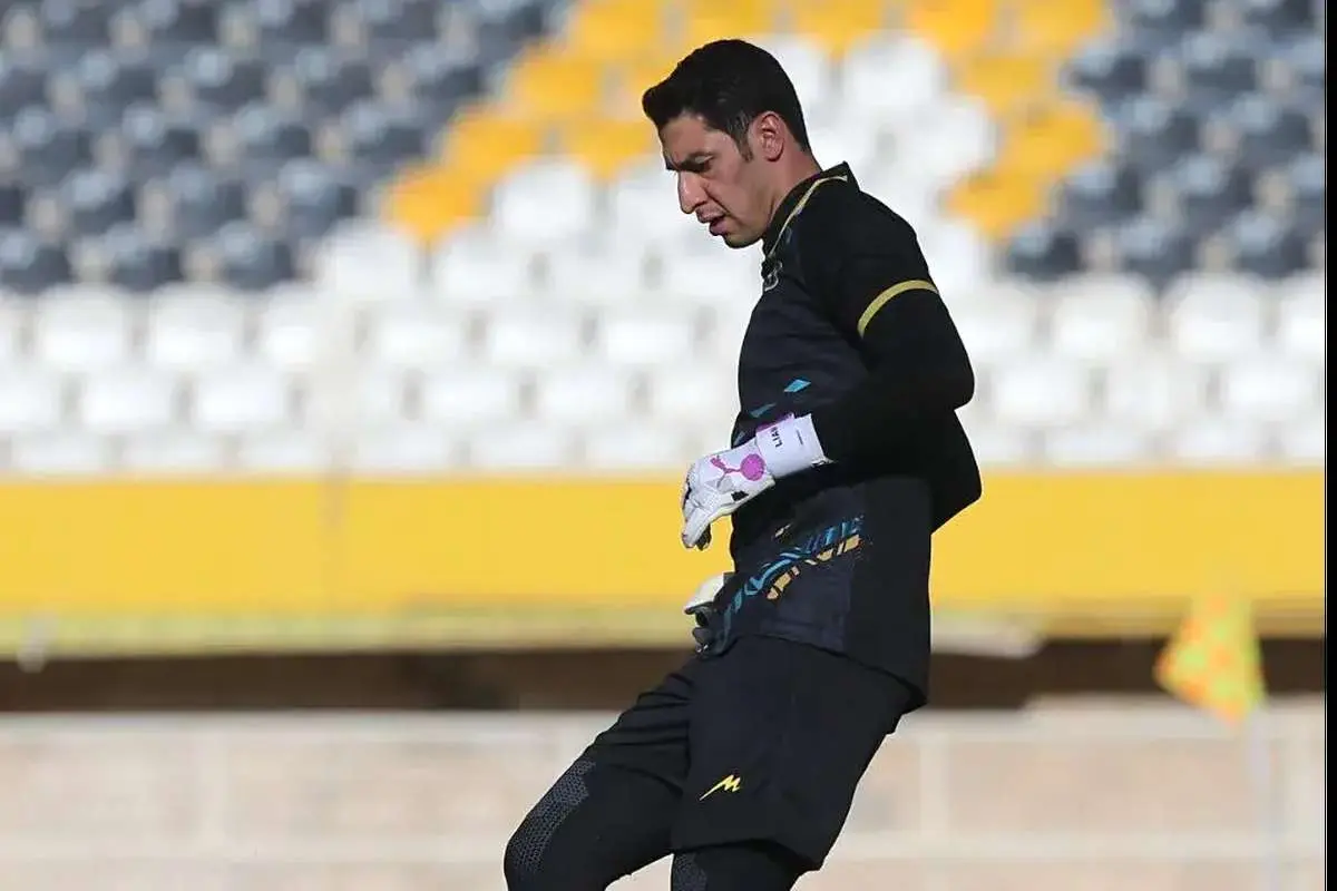 هفتمین خرید سرخ ها نهایی شد / بمب تازه پرسپولیس در نقل و انتقالات؛ گلر سابق تراکتور و سپاهان هفتمین خرید تارتار شد / پرسپولیس برای قفس توری دست به کار شد؛ هفتمین خرید سرخ ها از بین دروازه بان های سابق تراکتور و سپاهان انتخاب شد