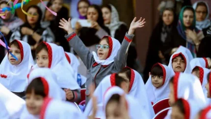 مطالبه جدی آموزش‌وپرورش؛ اجرای کامل بیمه معلمان مدارس غیردولتی در دستور کار قرار گرفت / خبر مهم برای معلمان مدارس غیردولتی؛ وزارت آموزش‌وپرورش بر اجرای کامل بیمه تأکید کرد / بیمه معلمان مدارس غیردولتی؛ مطالبه جدید وزارت آموزش‌وپرورش برای اجرای کامل حقوق بیمه‌ای
