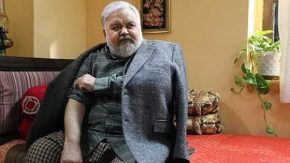 افشاگری اکبر عبدی از یک تجربه پرخطر؛ ماجرای فیلمی که جان این بازیگر نامدار را به خطر انداخت / راز ناگفته اکبر عبدی از سینمای دهه ۶۰؛ فیلمی که باعث شد از ترس جانش لحظه‌ای آرامش نداشته باشد + جزئیات
