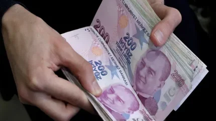 قیمت لیر ترکیه امروز ۱۳ تیر ۱۴۰۵ | هر لیر ترکیه ۳۷,۵۰۰ تا ۳۷,۷۰۰ تومان  / بازارهای داخلی به دلیل مراسم تشییع تعطیل است اما نرخ‌ها ثابت ماند