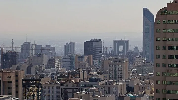 اجاره‌نشینی در لاکچری‌ترین محله‌های تهران چقدر آب می‌خورد؟؛ رقم‌هایی که مستأجران را شوکه می‌کند / خانه‌های میلیاردی در شمال تهران؛ پشت پرده اجاره‌های سنگین مناطق لوکس پایتخت / فرشته، الهیه و زعفرانیه چند؟؛ جدول جدید اجاره آپارتمان‌های گران‌قیمت تهران منتشر شد