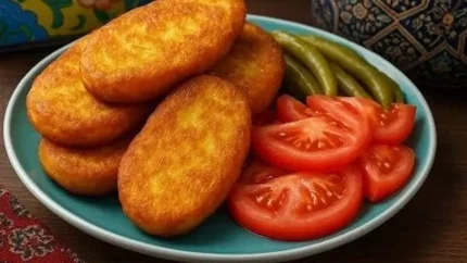 کوکو سیب زمینی چطور ترد و پف دار می شود؟ فوت و فن خوشمزه شدن کوکو را بدانید / آموزش کوکو سیب زمینی ترد و پف دار؛ چند نکته ساده برای یک کوکوی طلایی و خوش عطر / کوکو سیب زمینی مجلسی و ترد؛ این ترفندها را انجام دهید تا کوکو پف کند و وا نرود