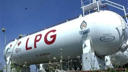 خبر فوری انرژی | LPG؛ سوخت پاک‌تر و ارزان‌تر از بنزین اما در بن‌بست زیرساخت‌ها؛ چرا خودروهای گازسوز جهان به ایران نرسیدند؟ / مزایای ۵۰ درصدی کپسول‌های آبی در برابر باک بنزین؛ تنها ۲۵۰ جایگاه سوخت برای ۱۰ میلیون خودروی دوگانه‌سوز
