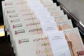 جزییات کاهش حقوق کارمندان در طرح جدید دولت / حقوق کدام کارمندان کم می‌شود؟