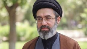 دیدار رئیس‌جمهوری با رهبر معظم انقلاب درباره مسائل اقتصادی و نظامی