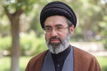دیدار رئیس‌جمهوری با رهبر معظم انقلاب درباره مسائل اقتصادی و نظامی