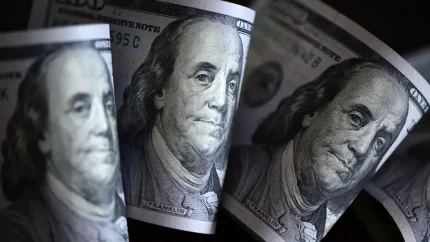 توافق هم دلار را ارزان نمی کند؟ / پیش بینی قیمت دلار تا پایان ۱۴۰۵؛ کف جدید بازار ارز ۱۷۵ هزار تومان اعلام شد / جزئیات سناریوها