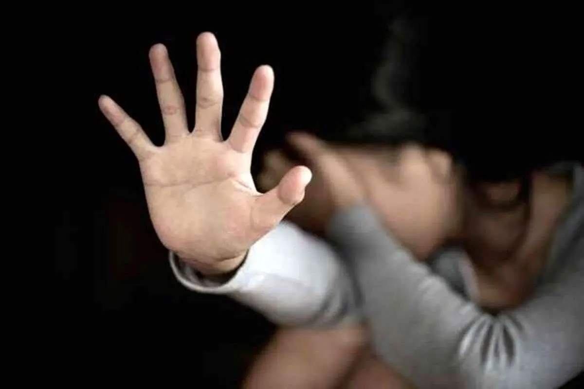 پرونده حمیدرضا رجب‌زاده به نقطه حساس رسید؛ اعتراف متهمان و جزئیات تازه از تحقیقات پلیس / راز قتل حمیدرضا رجب‌زاده در حال فاش شدن؛ متهم زن هنگام خروج از کشور دستگیر شد / شوک تازه در پرونده حمیدرضا رجب‌زاده؛ پلیس از آغاز تحقیقات درباره علت و نحوه وقوع جنایت خبر داد