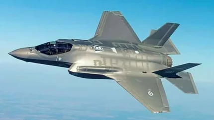 سرعت جنگنده اف ۳۵ چقدر است؟ حداکثر سرعت F-35 چند کیلومتر بر ساعت است؟ / مشخصات جنگنده اف ۳۵؛ سرعت، ارتفاع پروازی و توانایی های F-35 را ببینید / حداکثر سرعت اف ۳۵؛ این جنگنده نسل پنجم چند ماخ سرعت دارد و چه ویژگی هایی دارد؟