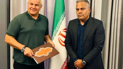 خبر فوری مس رفسنجان | فرشاد پیوس، اسطوره پرسپولیس، رسماً هدایت مس رفسنجان را بر عهده گرفت؛ بازگشت با قرارداد یکساله پس از جدایی جباری / واکنش هواداران به انتخاب آقای گل اسبق پرسپولیس؛ مس در لیگ یک با سرمربی جدید به میدان میرود