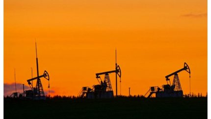 قیمت نفت امروز چند دلار شد؟ آخرین نرخ برنت و WTI + جدول / نفت برنت دوباره بالا رفت؛ قیمت جدید طلای سیاه را ببینید / خبر داغ بازار انرژی؛ قیمت نفت امروز جمعه ۲۳ مرداد افزایش یافت