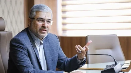 جزئیات طرح سه‌ فوریتی اقتصاد مقاومتی | تثبیت نرخ ارز و اصلاح نظام بانکی در صدر؛ نماینده مجلس: اقتصاد کشور نیازمند جراحی اساسی است نه شوک درمانی / فلسفی: تا نرخ ارز تثبیت نشود، فشار قیمتی بر سفره مردم ادامه خواهد داشت