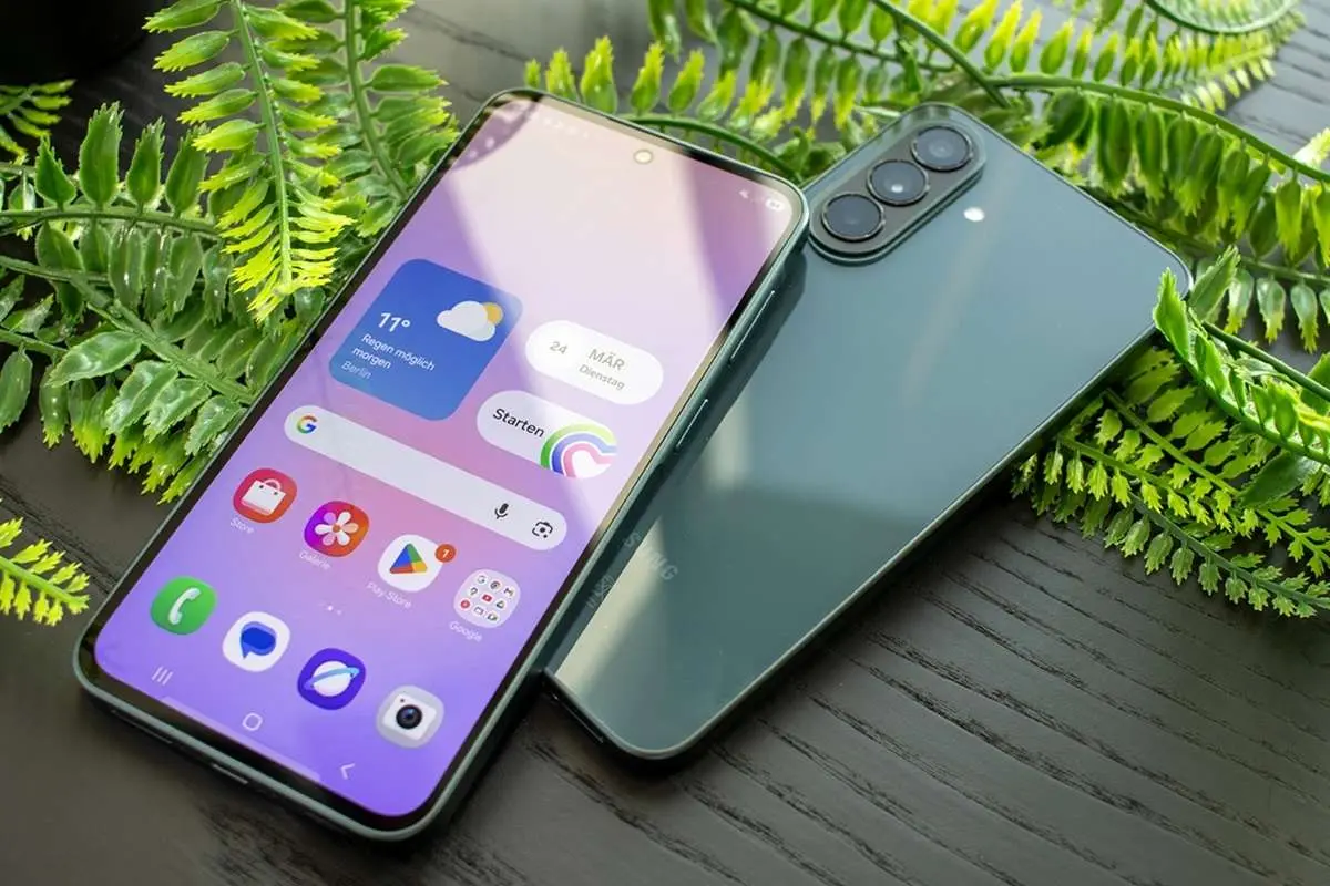 بررسی مشخصات و امکانات Galaxy A37؛ آیا این گوشی رقیب پرچمدارها می‌شود؟ / گلکسی A37 در برابر رقبا؛ خرید این میان‌رده سامسونگ منطقی است؟