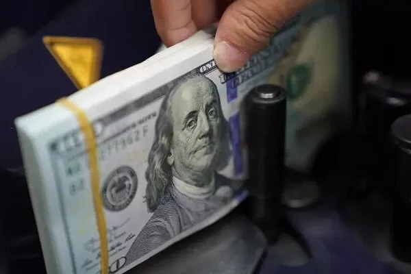 پیشبینی قیمت دلار فردا چهارشنبه ۲۸ مرداد ۱۴۰۵؛ بازار در انتظار سیگنال سیاسی و مقاومت روانی ۱۸۸ هزار تومانی