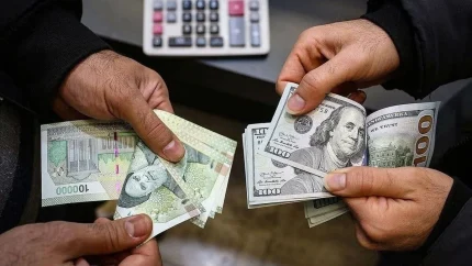 قیمت لحظه ای بازار ارز | دلار توافقی و بازار آزاد امروز دوشنبه ۲ شهریور؛ نرخ در بازار آزاد ۱۹۹,۹۰۰ تومان شد / تحلیلگران: کانال ۲۰۰ هزار تومانی در دسترس؛ روند قیمت در انتظار سیگنال سیاسی و اقتصادی