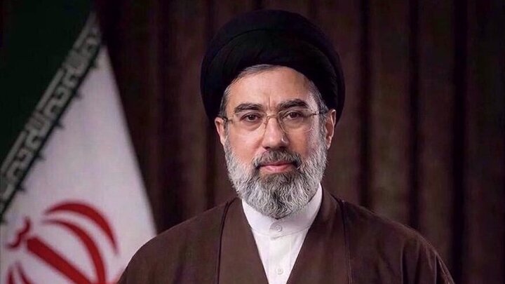هر کار تفرقه انگیزی از هر فردی با هر جایگاهی در جهت مقصود دشمن است