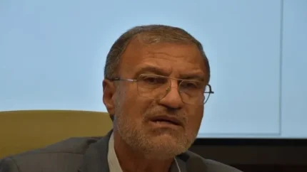 سهام عدالت از مدیریت شبه دولتی خارج می شود؟ پیشنهاد تازه برای بازگرداندن اختیار به سهامداران / پایان مدیریت دولتی سهام عدالت کلید خورد؛ سهامداران بالاخره صاحب اختیار واقعی می شوند؟ / خبر مهم درباره سهام عدالت؛ نسخه جدید برای عبور از مدیریت شبه دولتی و افزایش نقش سهامداران