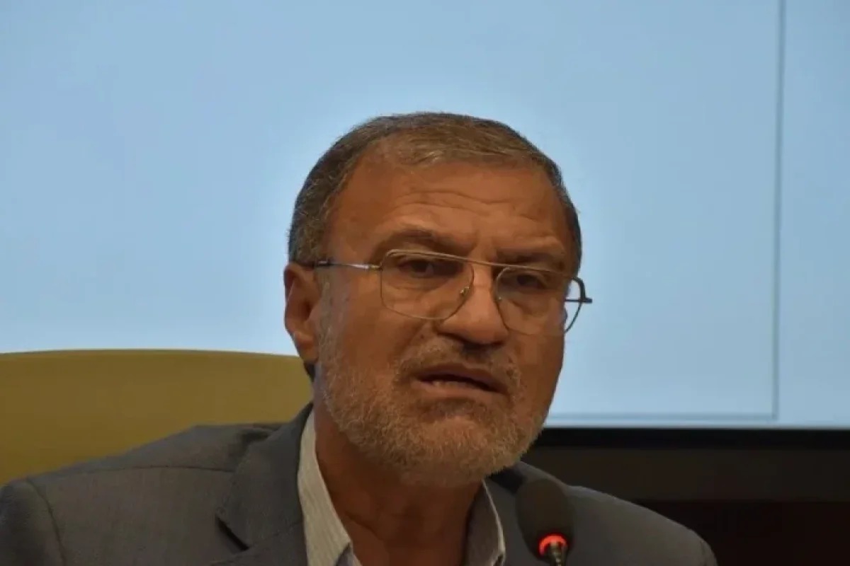 سهام عدالت از مدیریت شبه دولتی خارج می شود؟ پیشنهاد تازه برای بازگرداندن اختیار به سهامداران / پایان مدیریت دولتی سهام عدالت کلید خورد؛ سهامداران بالاخره صاحب اختیار واقعی می شوند؟ / خبر مهم درباره سهام عدالت؛ نسخه جدید برای عبور از مدیریت شبه دولتی و افزایش نقش سهامداران