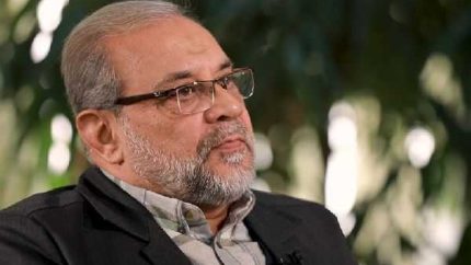 اخبار فوری سیاسی ایران | واکنش پزشکیان به خبر استعفای ذوالقدر از دبیری شورای عالی امنیت ملی؛ «مذاکره درباره امنیت، خط قرمز است» / پایگاه اطلاعرسانی ریاستجمهوری: خبر استعفای ذوالقدر صحت ندارد و وی در سمت خود باقی است / اعضای دولت نیز با انتشار پستهای حمایتی از این خبر تکذیب کردند