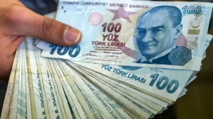 اخبار فوری بازار ارز | قیمت لیر ترکیه امروز یکشنبه ۱۵ شهریور ۱۴۰۵ در بازار آزاد حدود ۴ هزار و ۷۰۰ تا ۴ هزار و ۸۰۰ تومان معامله شد  . نرخ این ارز در هفته گذشته با رشد قابل توجهی همراه بوده و به نزدیکی مرز ۴ هزار و ۸۰۰ تومان رسیده است