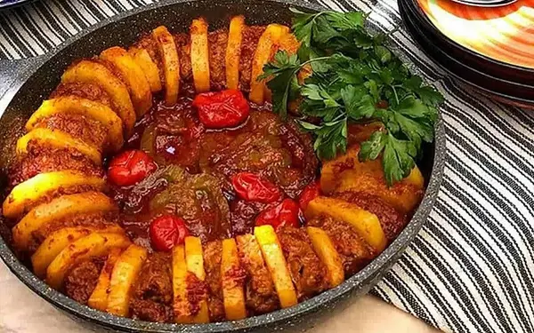 خبر فوری سلامت و کاهش وزن | چه ساعتی شام بخوریم تا وزن کم کنیم؟ / ساعت طلایی یکسان برای همه وجود ندارد، اما فاصله ۲ تا ۳ ساعت تا خواب کلید اصلی است / شام زودتر، خواب بهتر و اشتهای کمتر در روز بعد