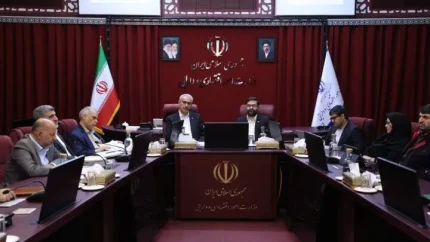 انرژی | راهکارهای بهینه‌سازی مصرف و توزیع عادلانه یارانه‌های انرژی بررسی شد / نشست مشترک وزیر اقتصاد و رئیس سازمان بهینه‌سازی انرژی / تأکید بر استفاده از ظرفیت بازار سرمایه و نظام بانکی